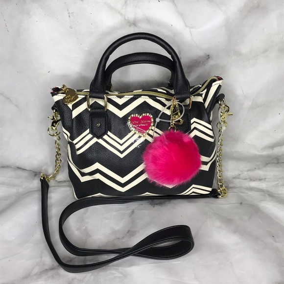 Betsey Johnson Handbags - 💥 NWOT Betsey Johnson crossbody bag